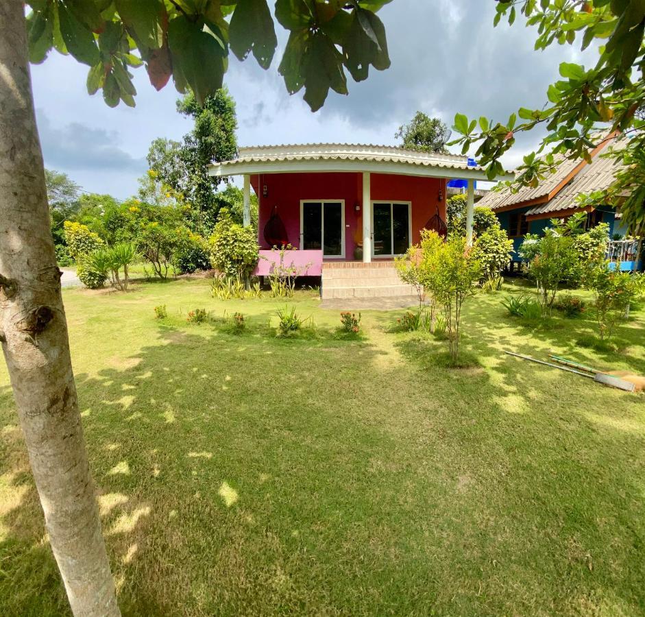 Lee Red House Hotel Ban Lak Uan Exterior photo