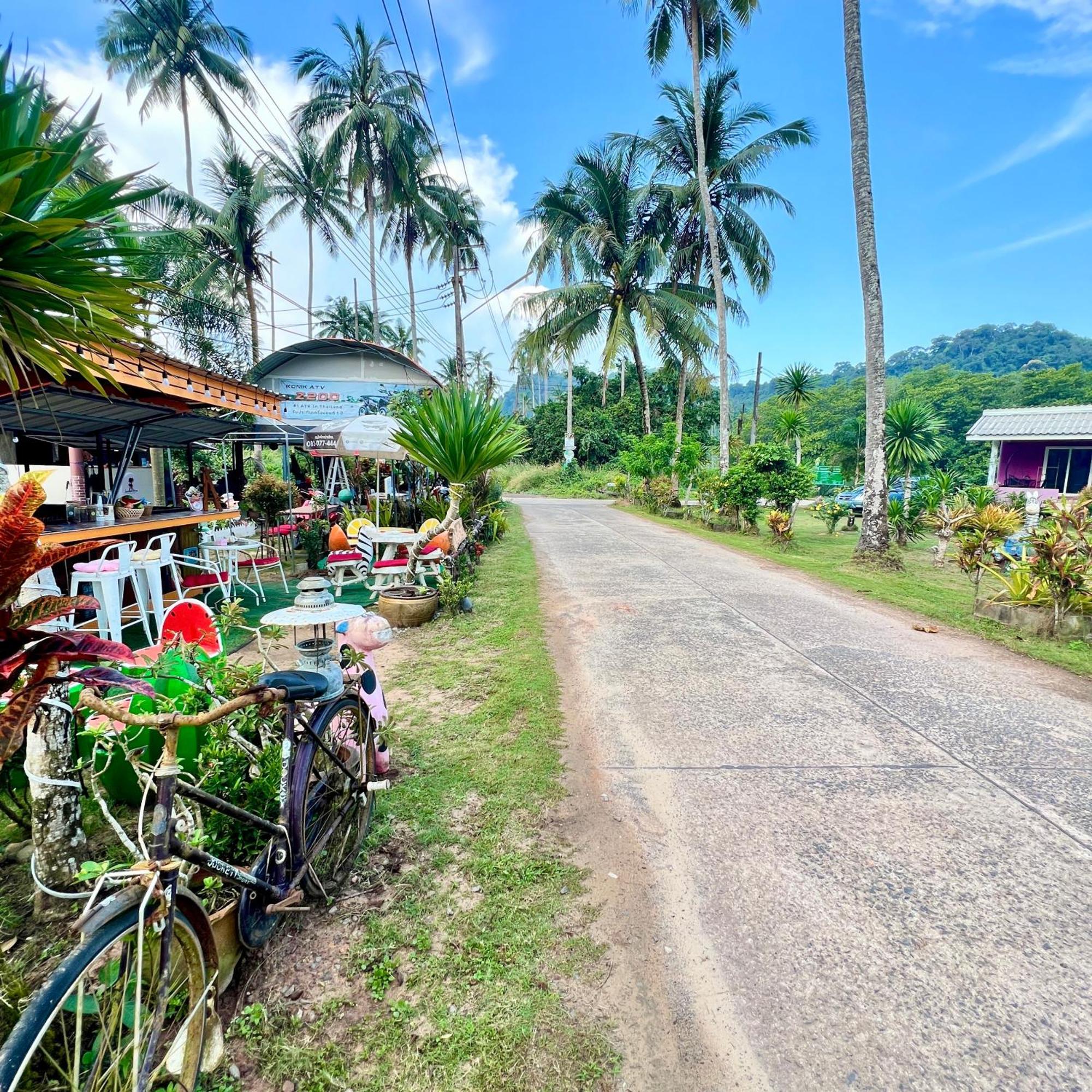 Lee Red House Hotel Ban Lak Uan Exterior photo